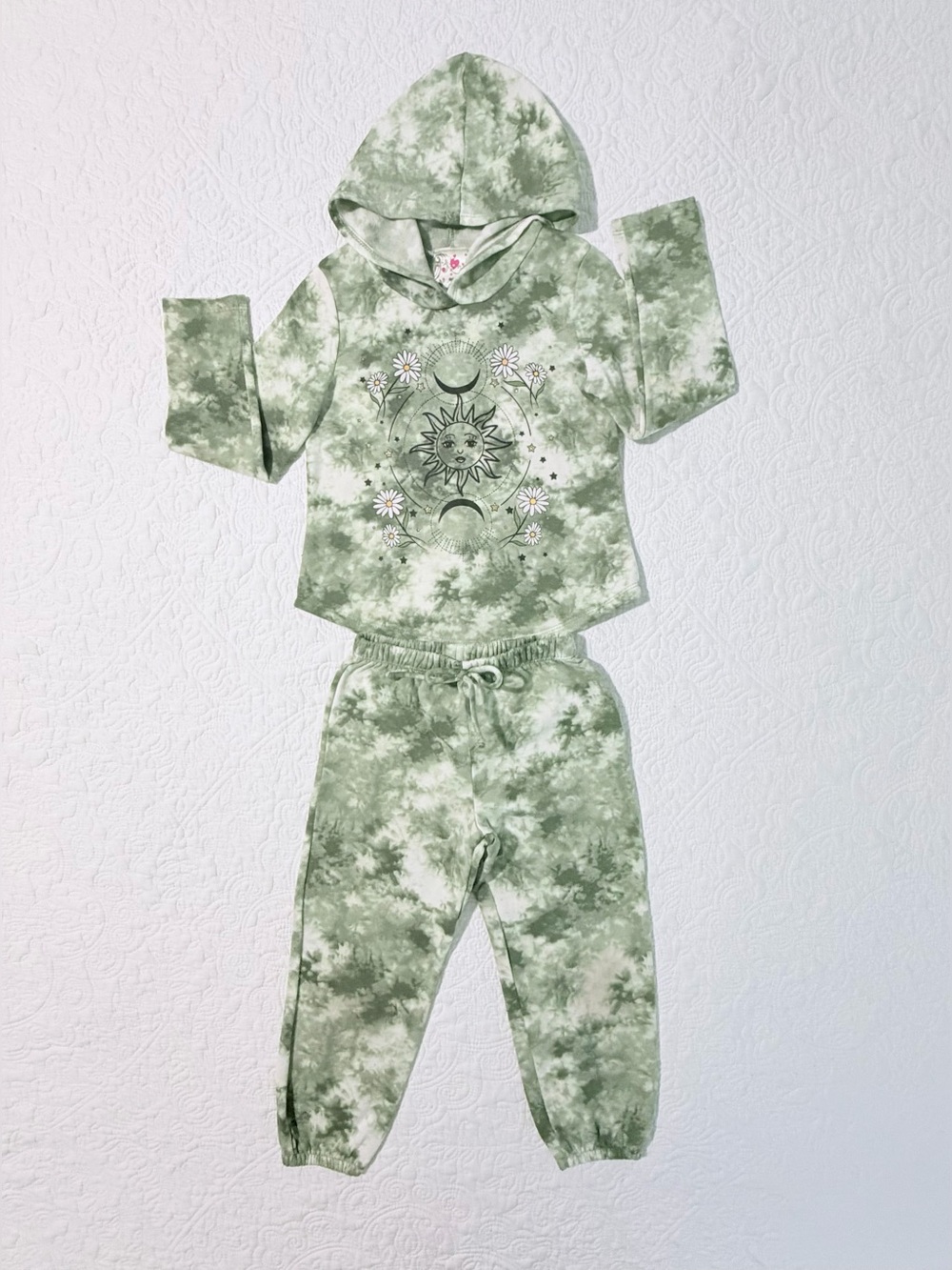 Jenna & Jessie | Green Tie Dye Sun Moon Hoodie And Joggers Set | Girl’s Size 5